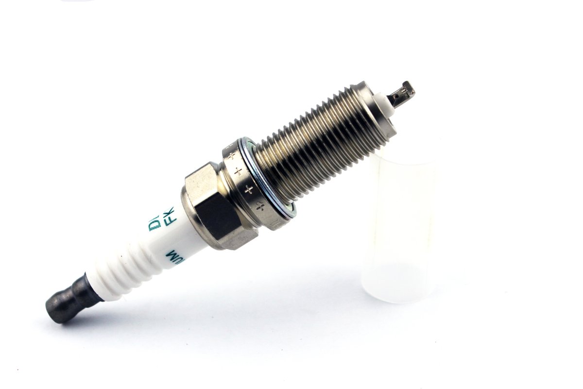 Spark Plugs Toyota - 90919-01243 - YIHE Auto Parts